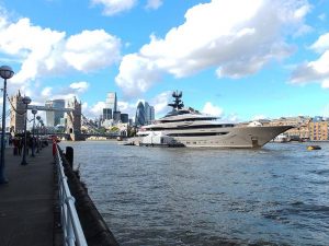 kismet superyacht river thames