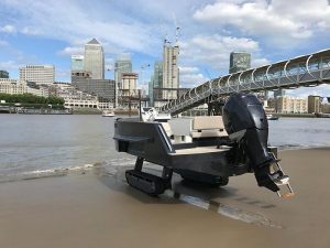 iguana yacht river thames