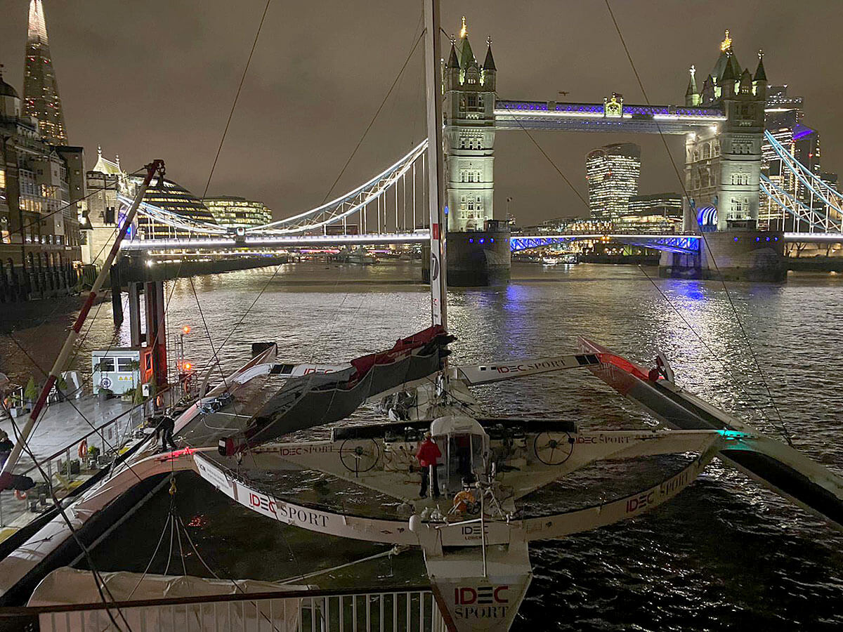 idec sport butler's wharf pier tower bridge night