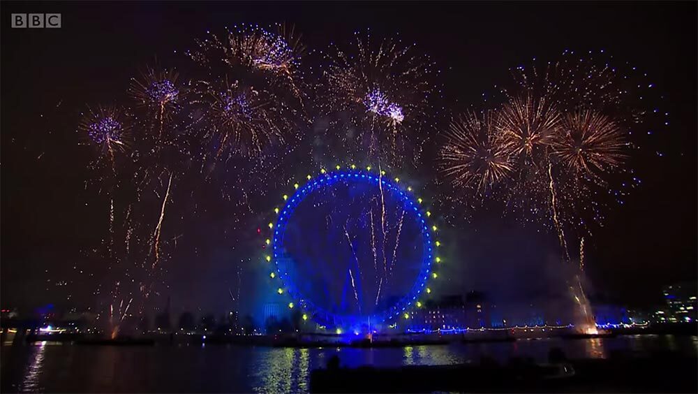 new year's eve 2018 fireworks london river thames