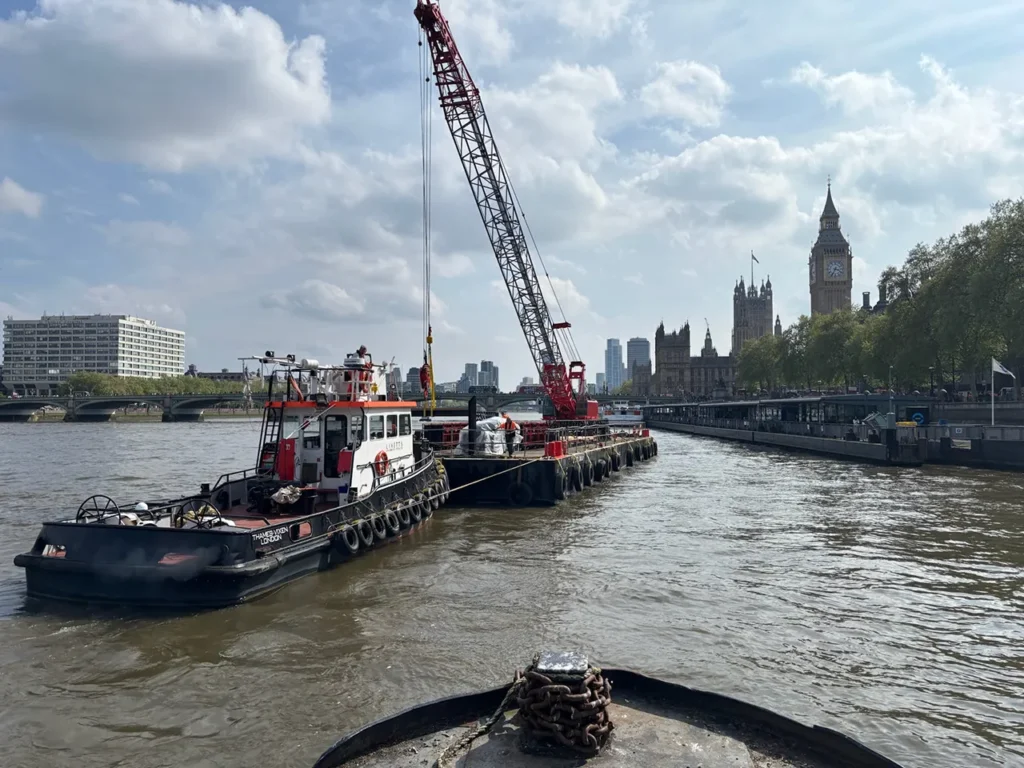 river thames marine logistics tug towage
